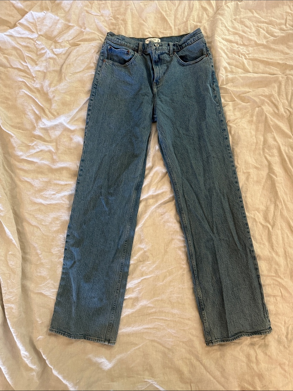 Abercrombie & Fitch Women's Straight-Leg Jeans in Indigo Blue